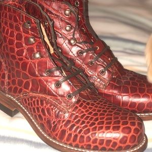 1000 mile Wolverine Rockford LEATHER shoes